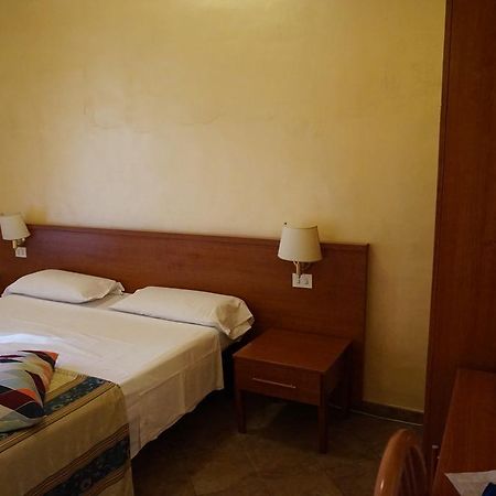Hotel Maryelen Roma Exterior foto