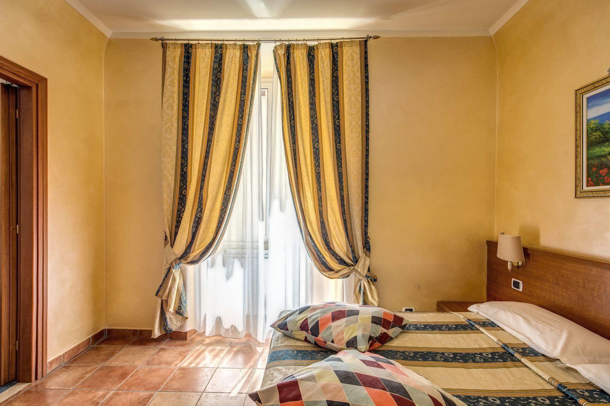 Hotel Maryelen Roma Exterior foto
