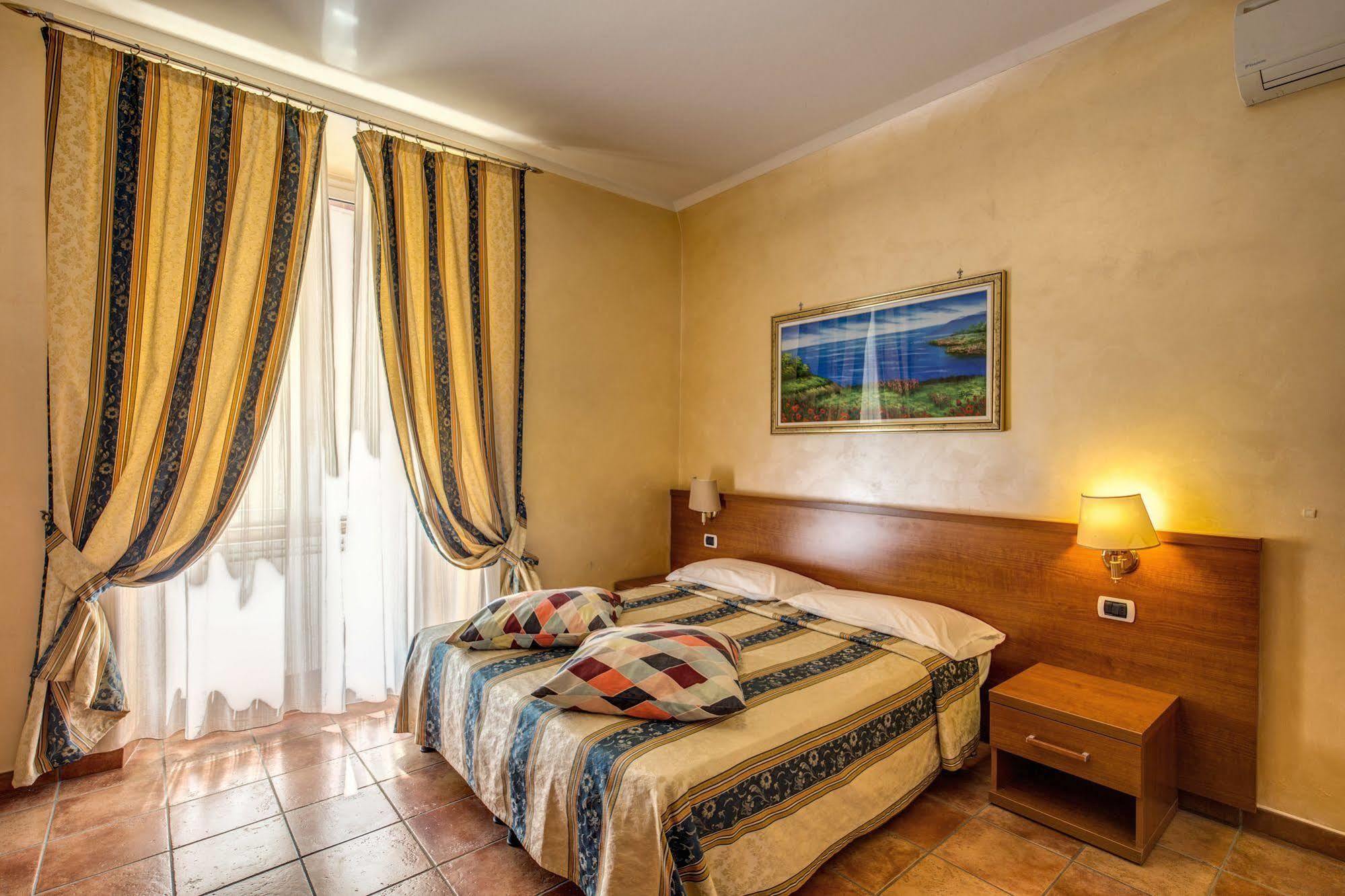 Hotel Maryelen Roma Exterior foto