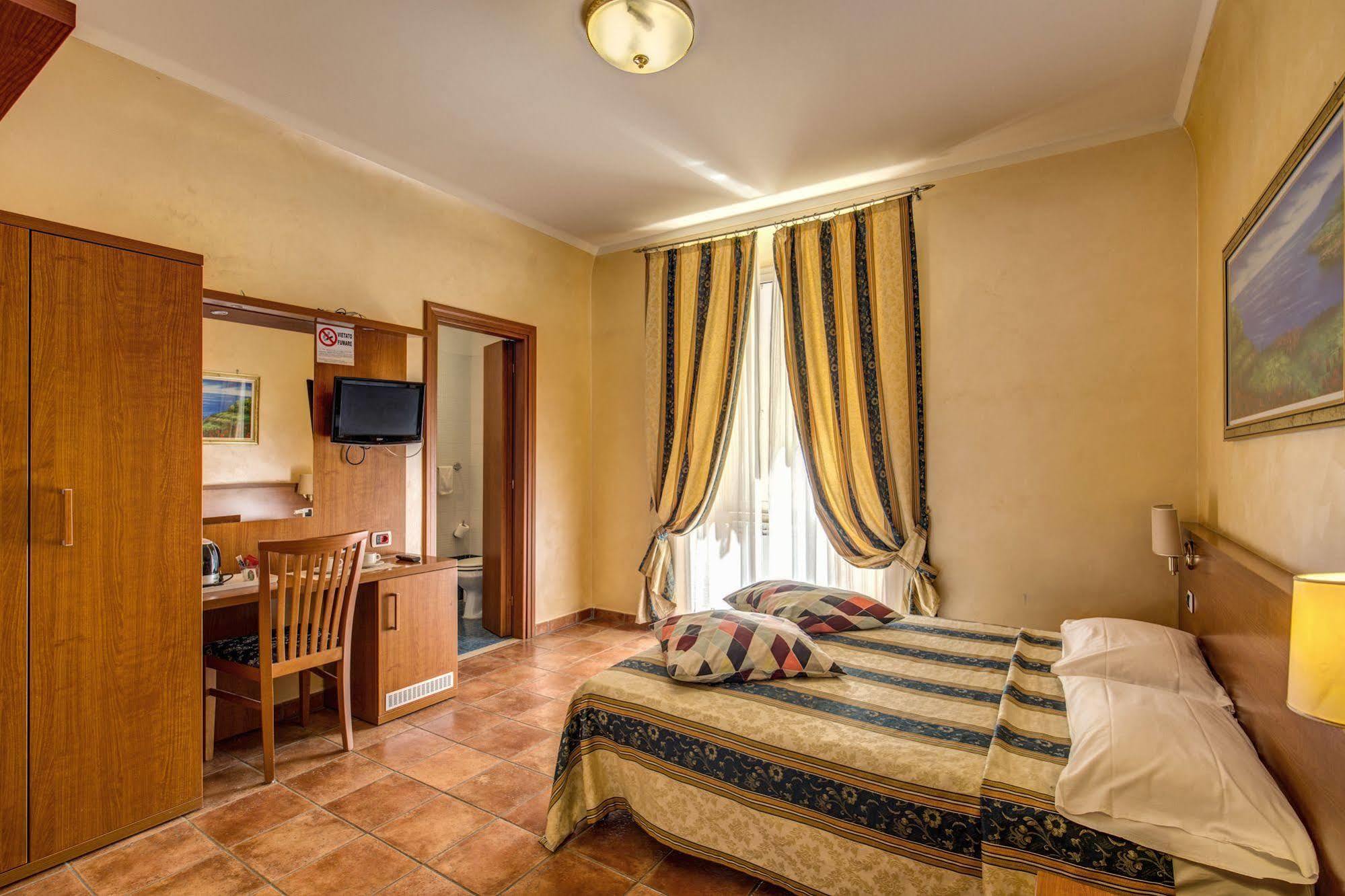 Hotel Maryelen Roma Exterior foto